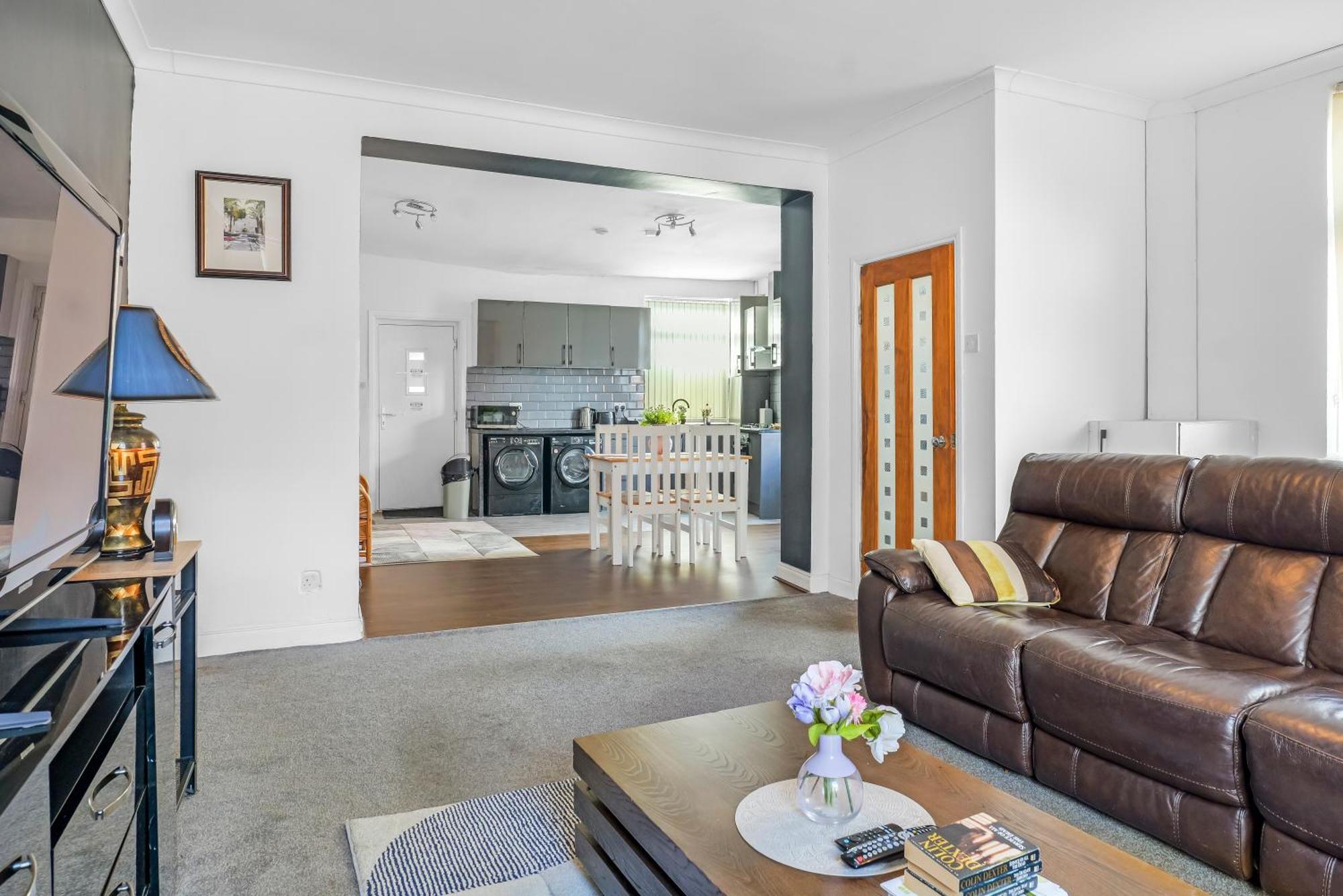 Rochdale 3 Bedroom House 2 Bath With Free Parking Sleeps 7 Kültér fotó