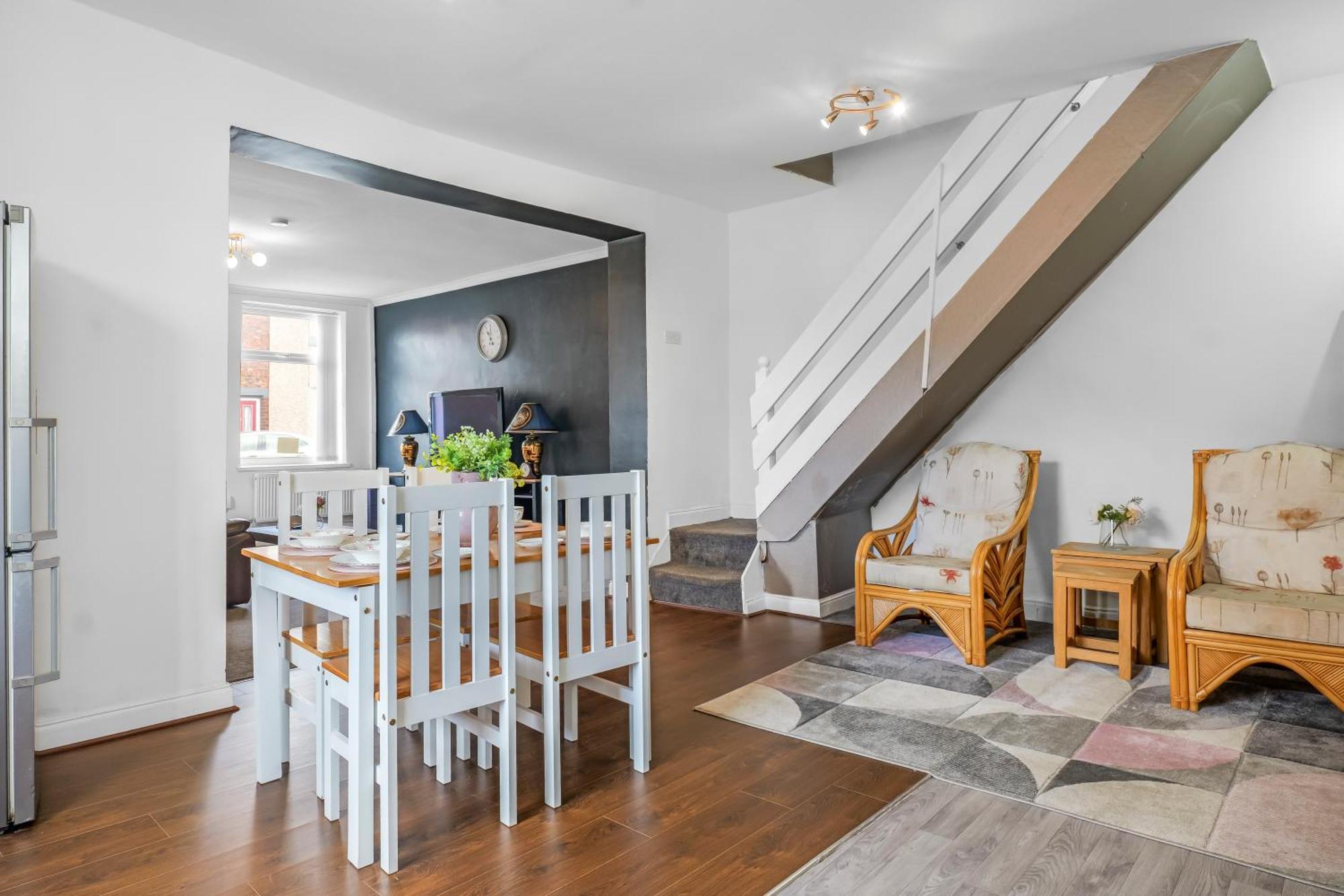 Rochdale 3 Bedroom House 2 Bath With Free Parking Sleeps 7 Kültér fotó