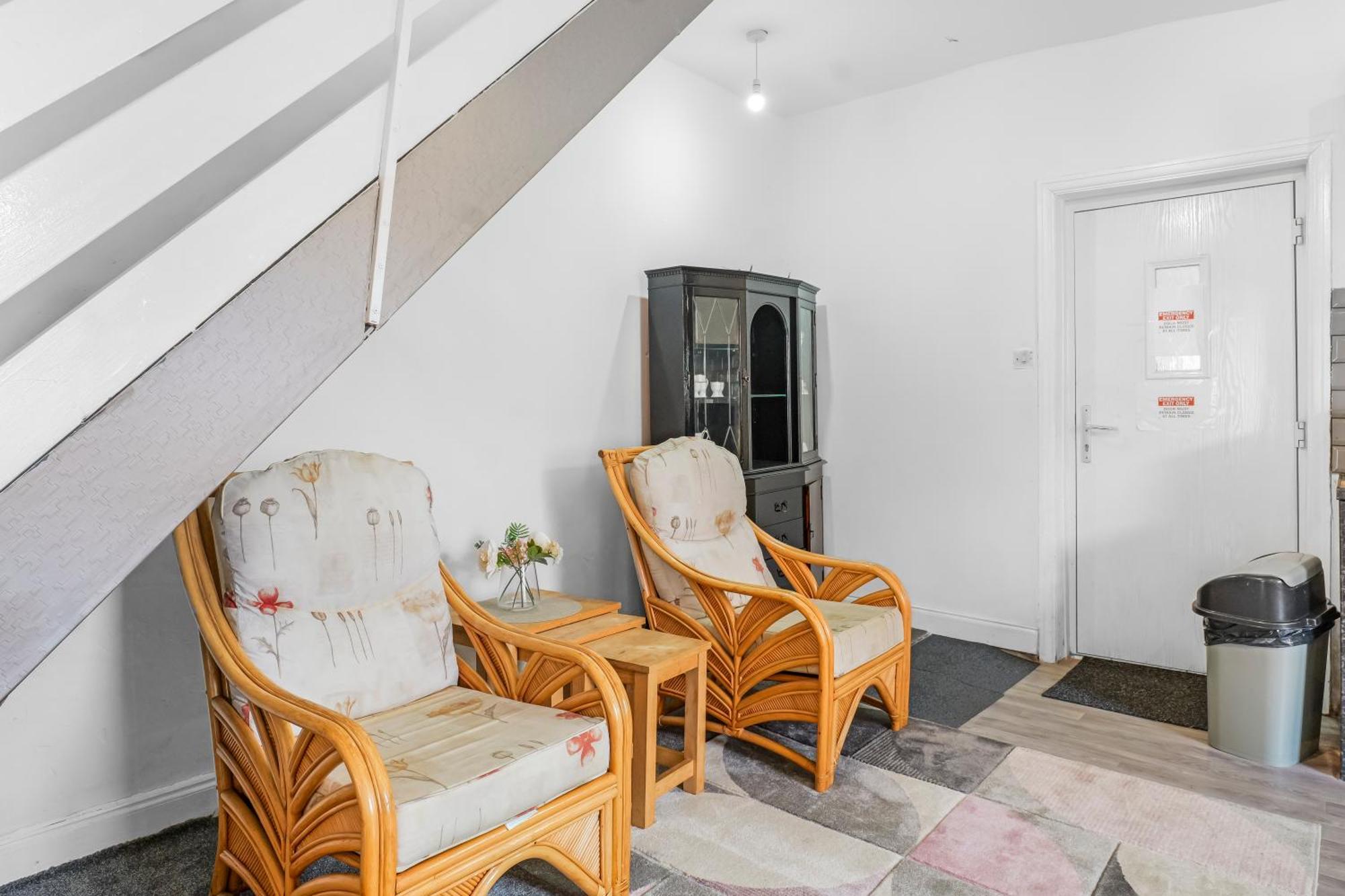 Rochdale 3 Bedroom House 2 Bath With Free Parking Sleeps 7 Kültér fotó